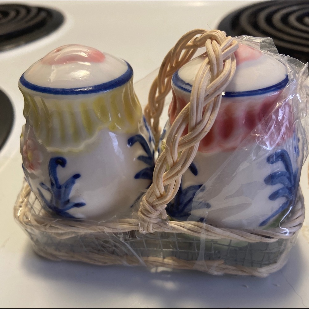 Vintage Salt and pepper shakers